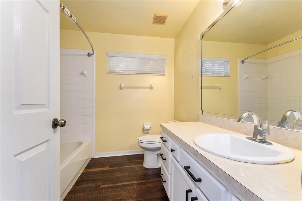 En Venta: $475,000 (4 camas, 3 baños, 2528 Pies cuadrados)