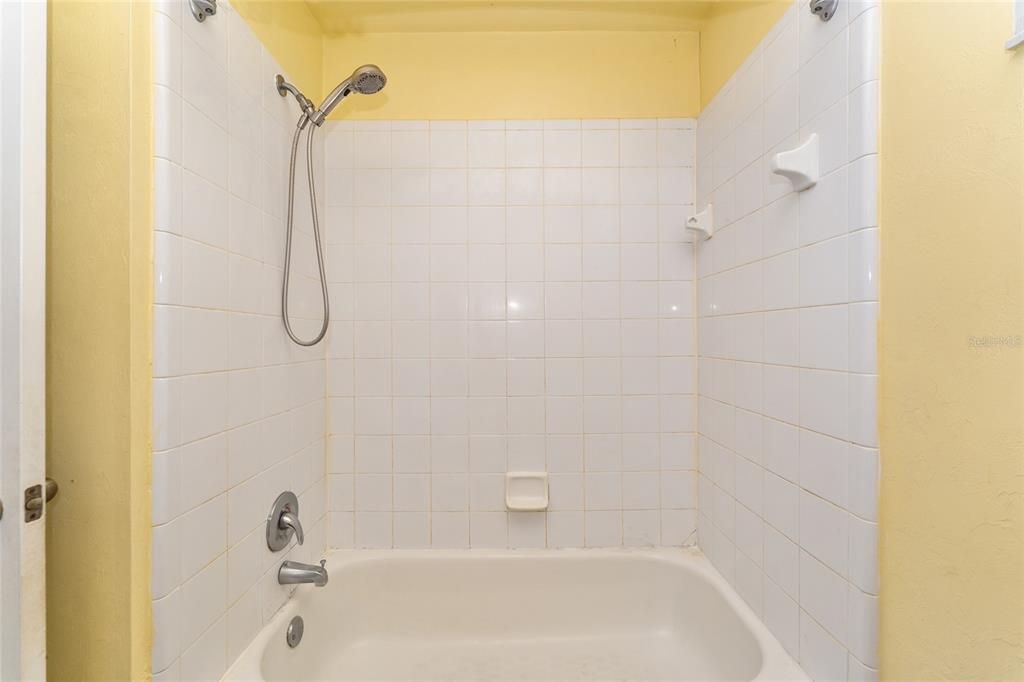 En Venta: $475,000 (4 camas, 3 baños, 2528 Pies cuadrados)