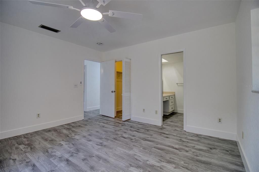 На продажу: $600,000 (4 спален, 2 ванн, 2148 Квадратных фут)