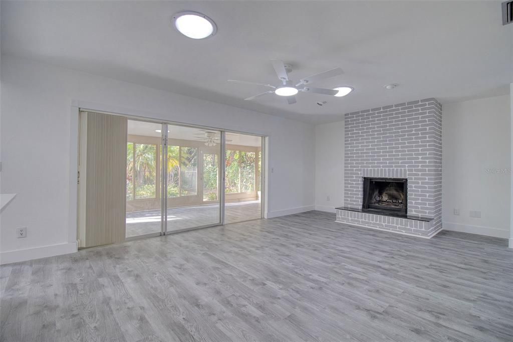 На продажу: $600,000 (4 спален, 2 ванн, 2148 Квадратных фут)