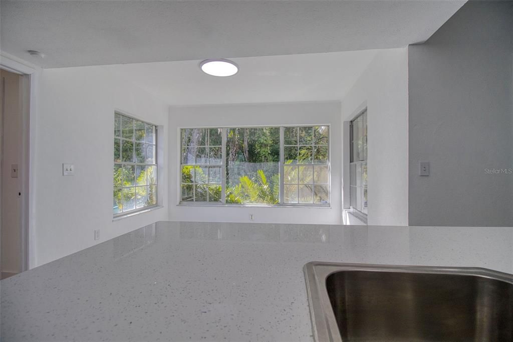 На продажу: $600,000 (4 спален, 2 ванн, 2148 Квадратных фут)