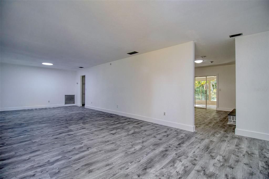 На продажу: $600,000 (4 спален, 2 ванн, 2148 Квадратных фут)