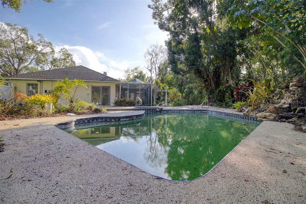 На продажу: $600,000 (4 спален, 2 ванн, 2148 Квадратных фут)