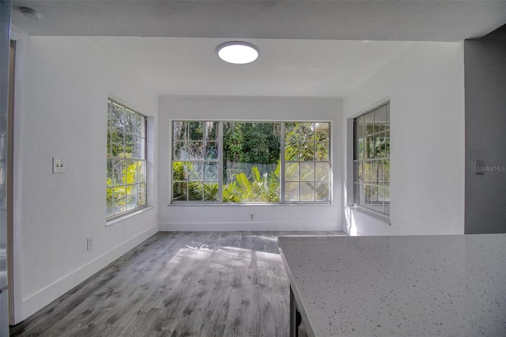 На продажу: $600,000 (4 спален, 2 ванн, 2148 Квадратных фут)