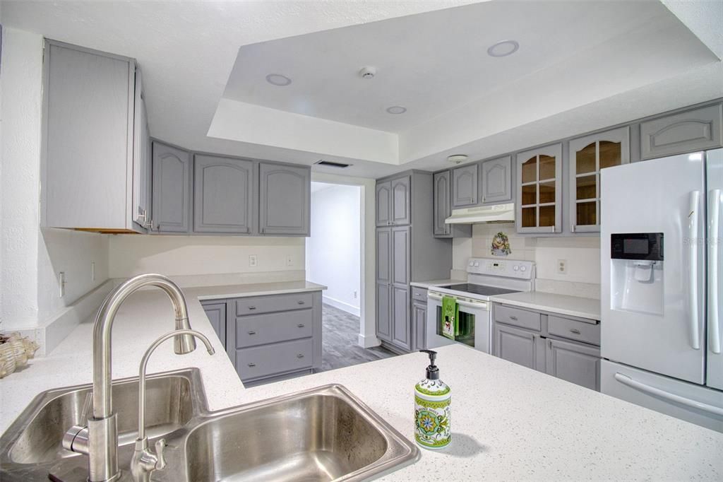 На продажу: $600,000 (4 спален, 2 ванн, 2148 Квадратных фут)