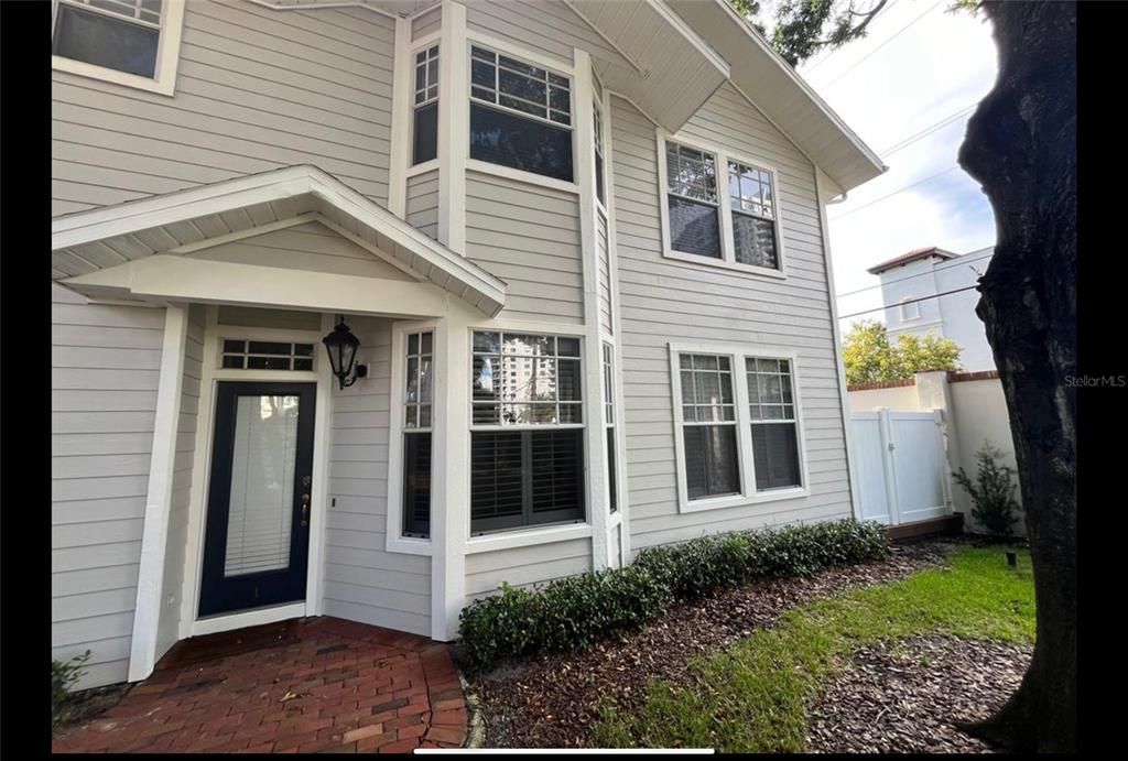 В аренду: $4,600 (3 спален, 2 ванн, 1641 Квадратных фут)