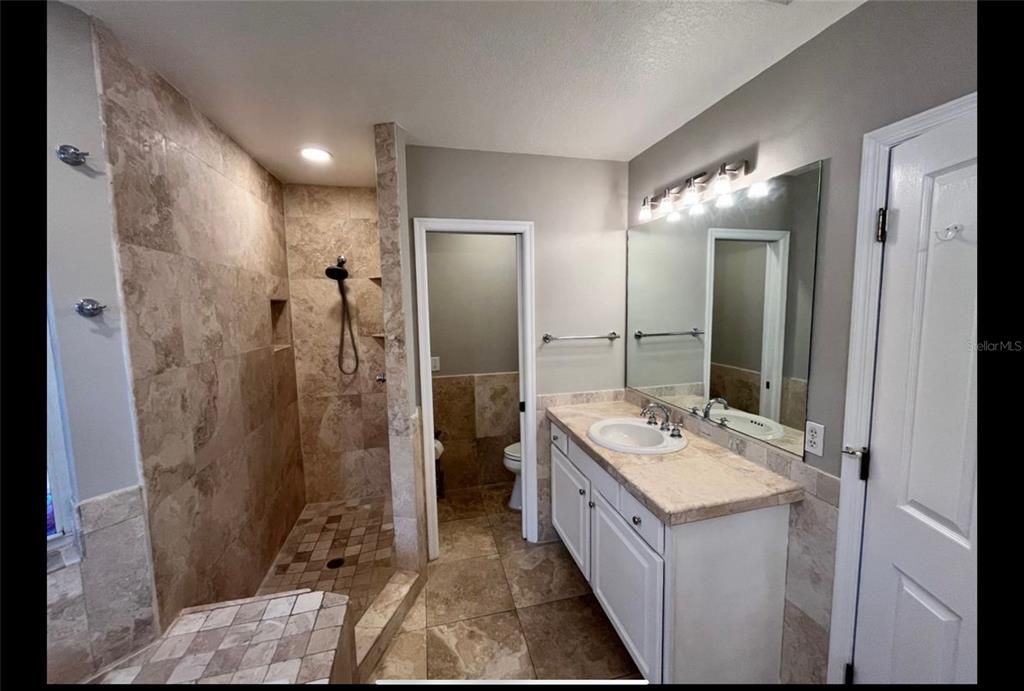 В аренду: $4,600 (3 спален, 2 ванн, 1641 Квадратных фут)