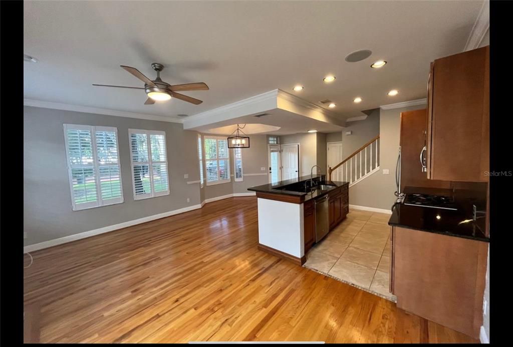 В аренду: $4,600 (3 спален, 2 ванн, 1641 Квадратных фут)