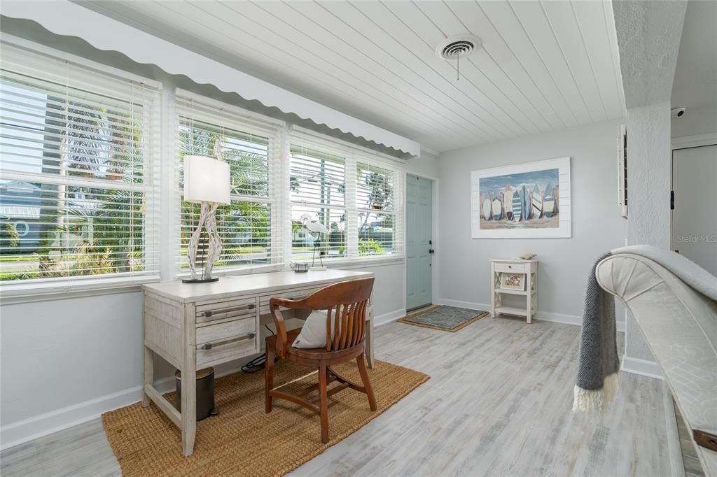 For Sale: $899,000 (3 beds, 2 baths, 1794 Square Feet)