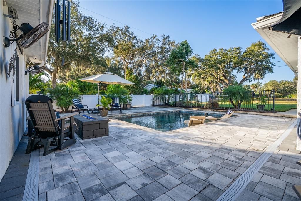 For Sale: $899,000 (3 beds, 2 baths, 1794 Square Feet)