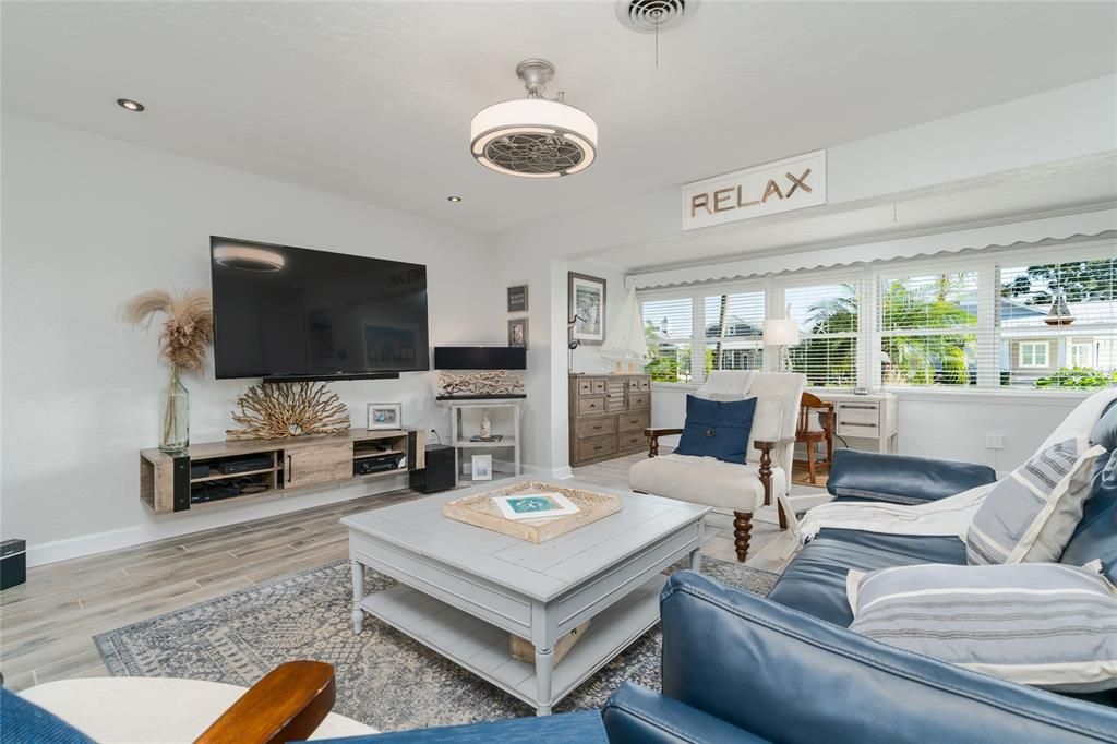 For Sale: $899,000 (3 beds, 2 baths, 1794 Square Feet)