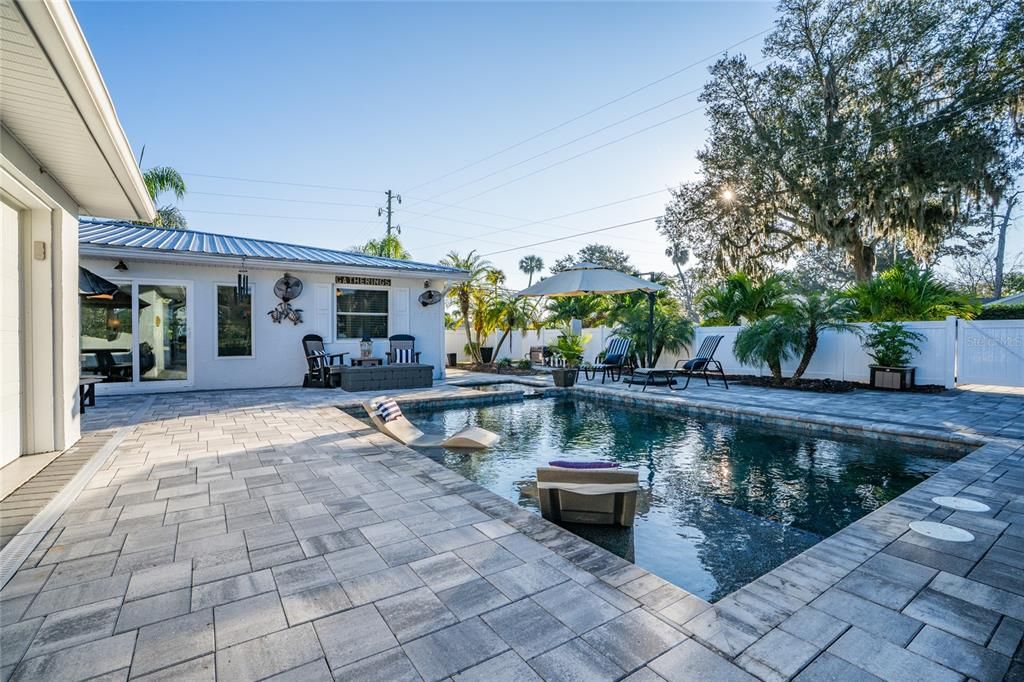 For Sale: $899,000 (3 beds, 2 baths, 1794 Square Feet)