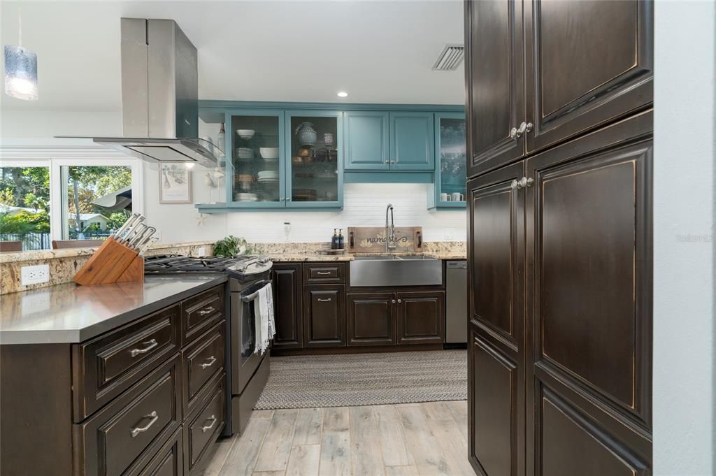 For Sale: $899,000 (3 beds, 2 baths, 1794 Square Feet)