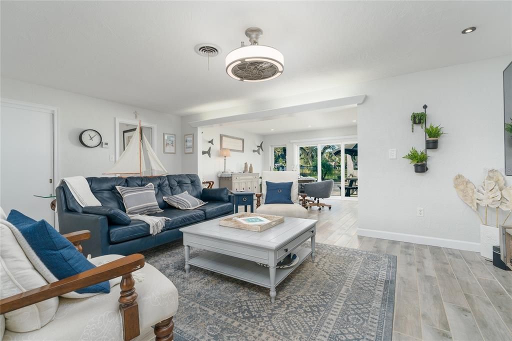 For Sale: $899,000 (3 beds, 2 baths, 1794 Square Feet)