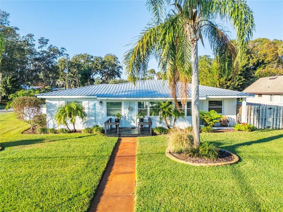 For Sale: $899,000 (3 beds, 2 baths, 1794 Square Feet)