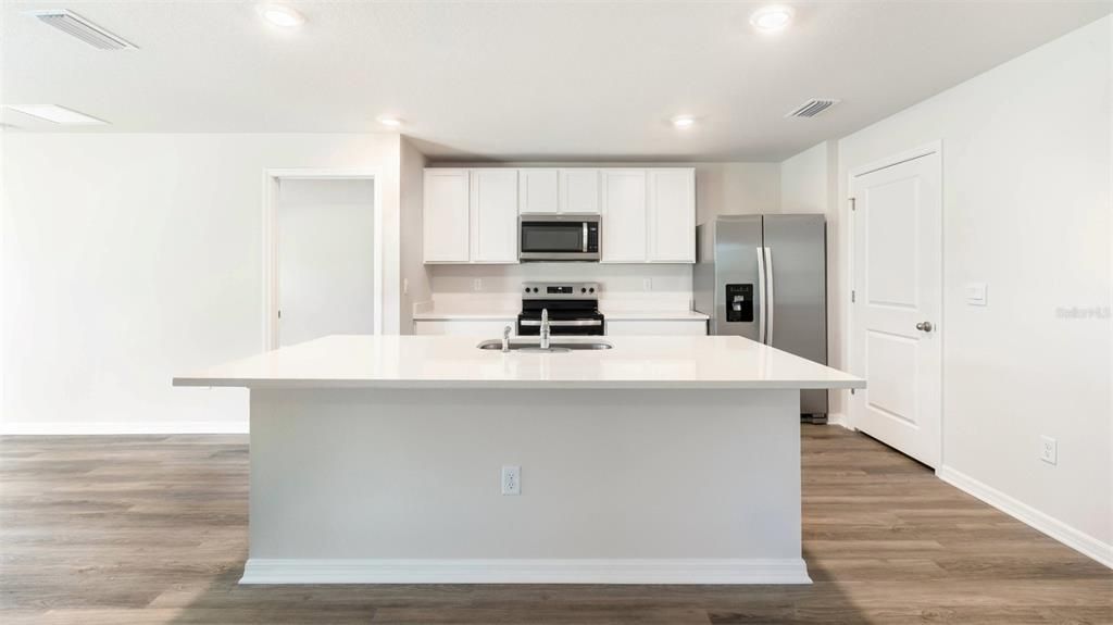 For Sale: $382,050 (3 beds, 2 baths, 1672 Square Feet)