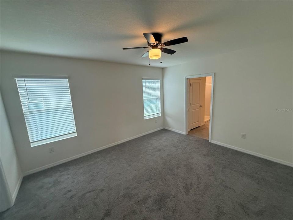 En Venta: $400,000 (4 camas, 2 baños, 2260 Pies cuadrados)