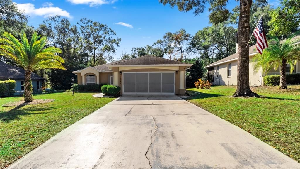 For Sale: $345,000 (3 beds, 2 baths, 1609 Square Feet)