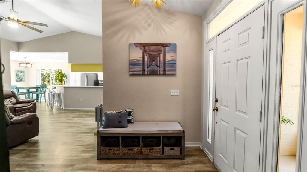 For Sale: $345,000 (3 beds, 2 baths, 1609 Square Feet)