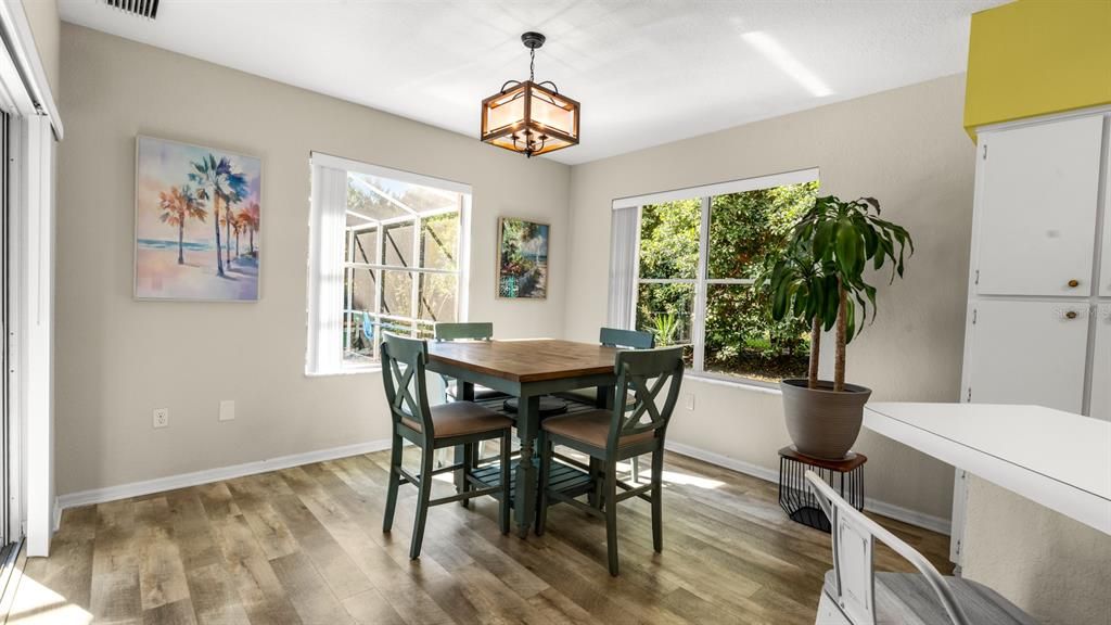 For Sale: $345,000 (3 beds, 2 baths, 1609 Square Feet)