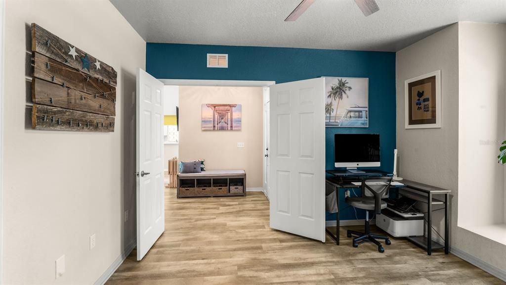 For Sale: $345,000 (3 beds, 2 baths, 1609 Square Feet)