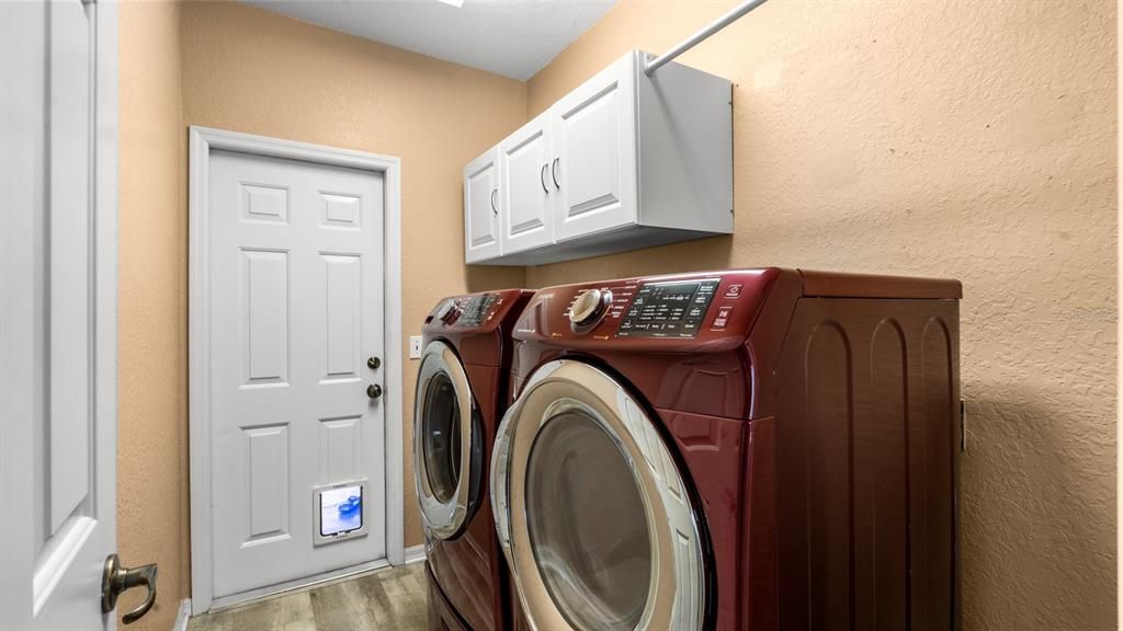 For Sale: $345,000 (3 beds, 2 baths, 1609 Square Feet)