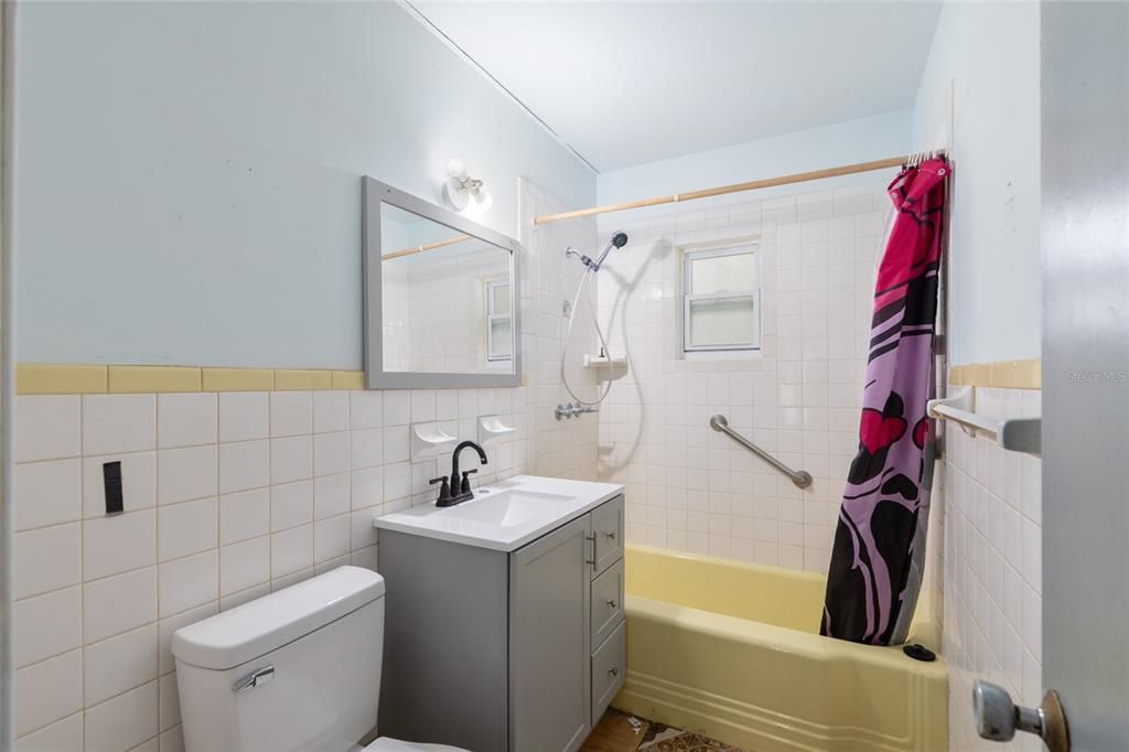 For Sale: $135,000 (2 beds, 1 baths, 1248 Square Feet)