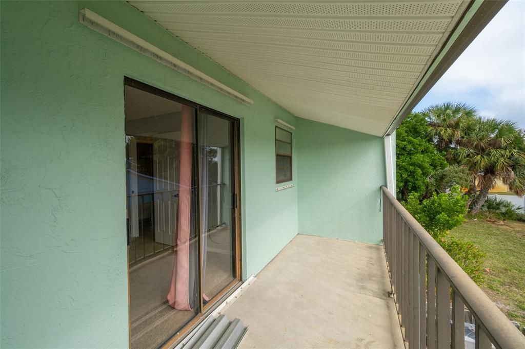 For Sale: $249,900 (2 beds, 2 baths, 1296 Square Feet)