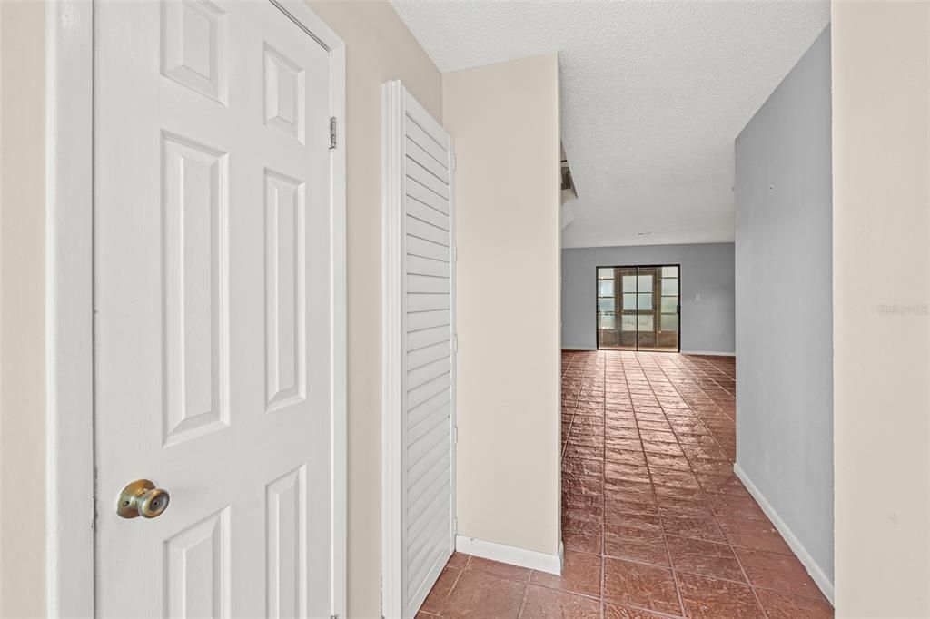 For Sale: $249,900 (2 beds, 2 baths, 1296 Square Feet)