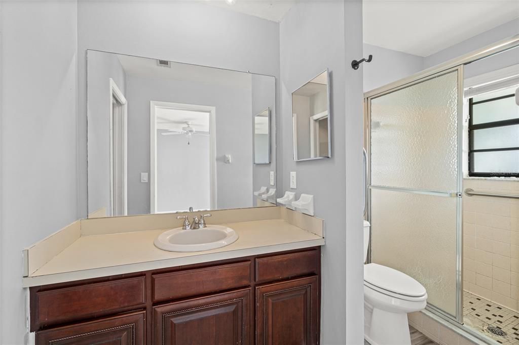 For Sale: $249,900 (2 beds, 2 baths, 1296 Square Feet)