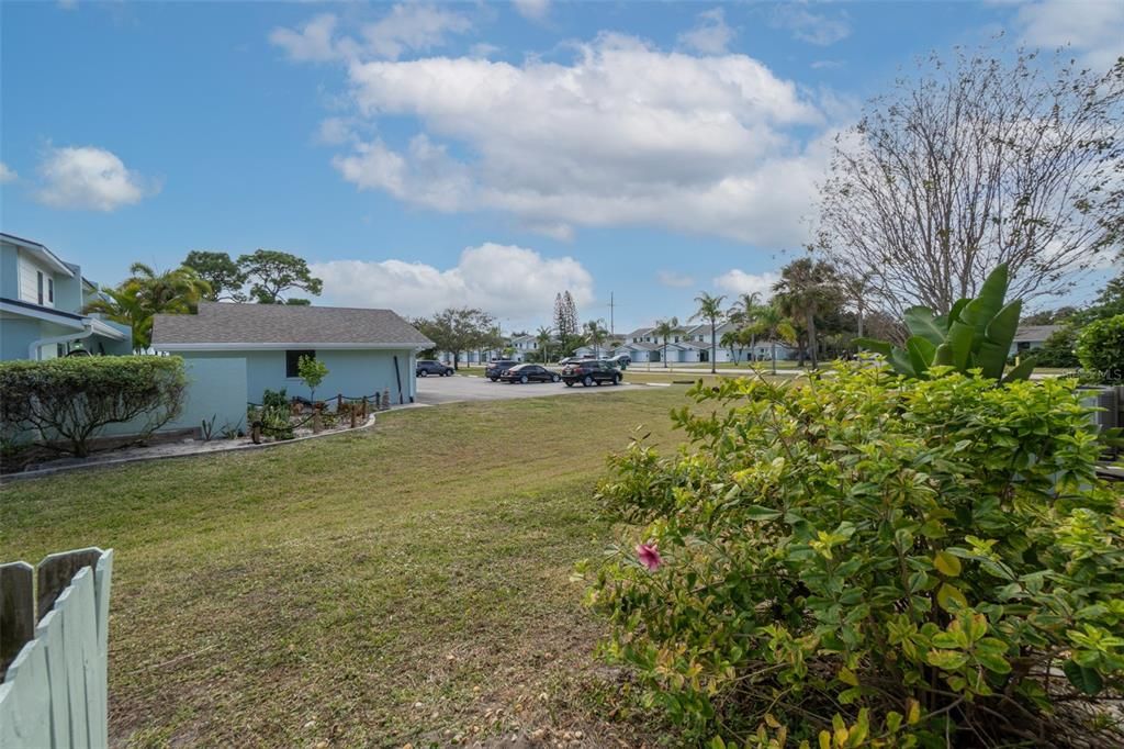 For Sale: $249,900 (2 beds, 2 baths, 1296 Square Feet)