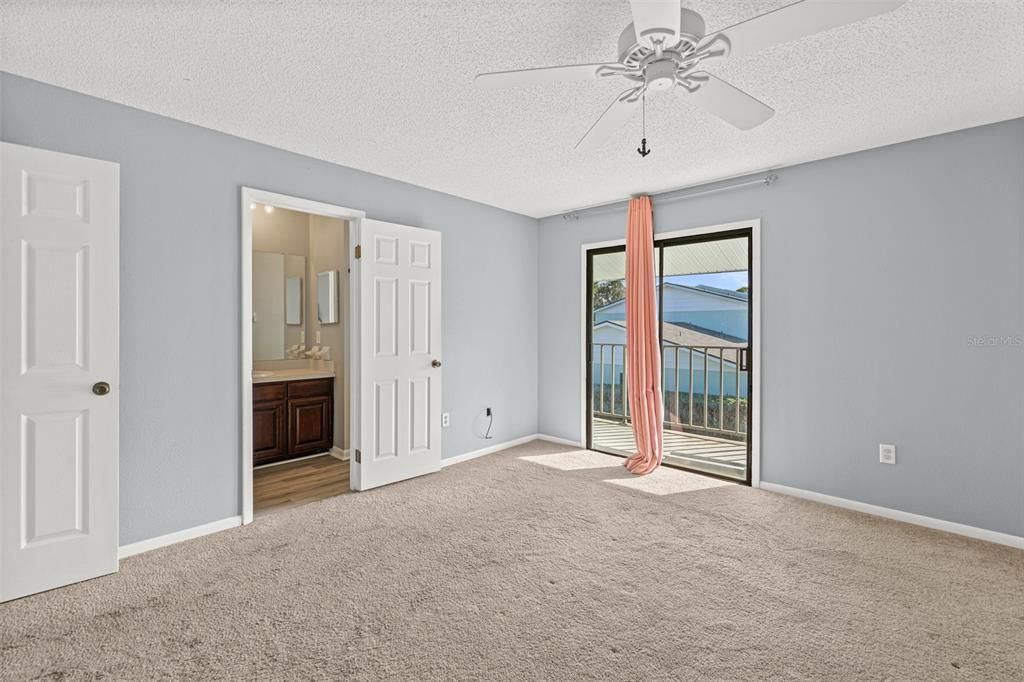 For Sale: $249,900 (2 beds, 2 baths, 1296 Square Feet)