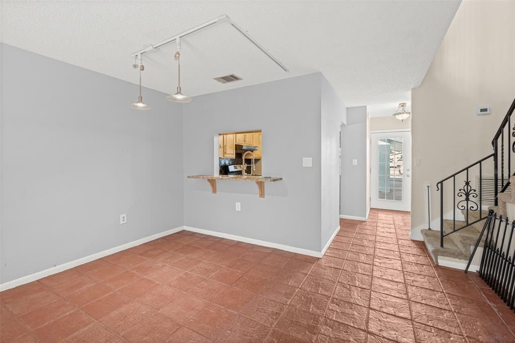 For Sale: $249,900 (2 beds, 2 baths, 1296 Square Feet)