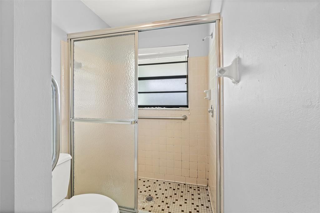 For Sale: $249,900 (2 beds, 2 baths, 1296 Square Feet)