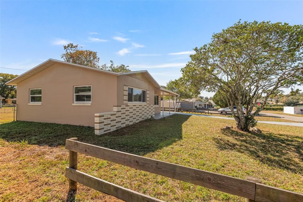 待售: $185,900 (2 贝兹, 1 浴室, 936 平方英尺)