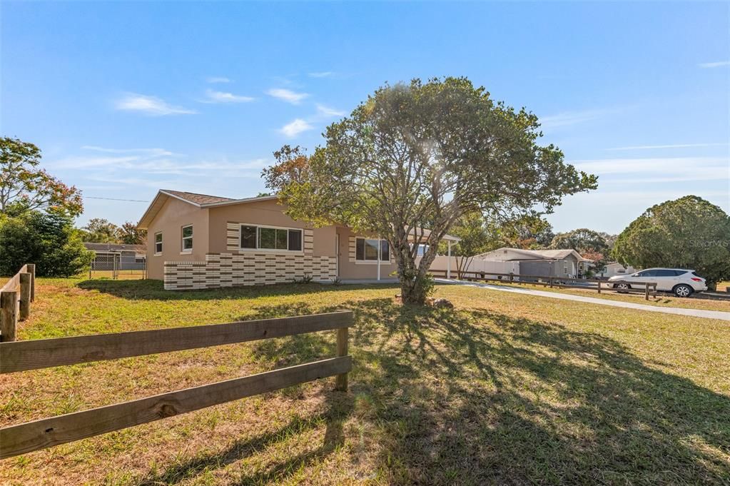 待售: $185,900 (2 贝兹, 1 浴室, 936 平方英尺)