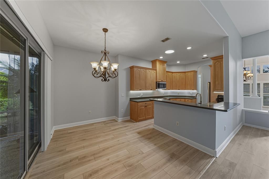 En Venta: $345,000 (3 camas, 2 baños, 1875 Pies cuadrados)