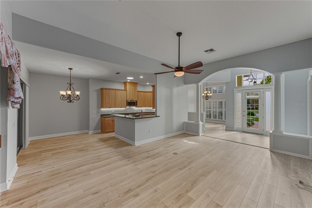 En Venta: $345,000 (3 camas, 2 baños, 1875 Pies cuadrados)