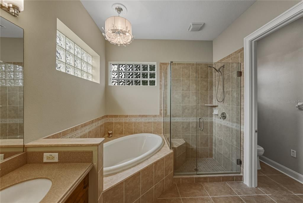 En Venta: $345,000 (3 camas, 2 baños, 1875 Pies cuadrados)