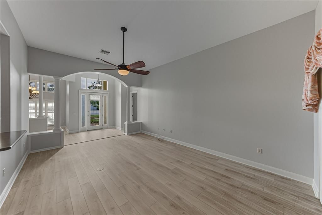 En Venta: $345,000 (3 camas, 2 baños, 1875 Pies cuadrados)