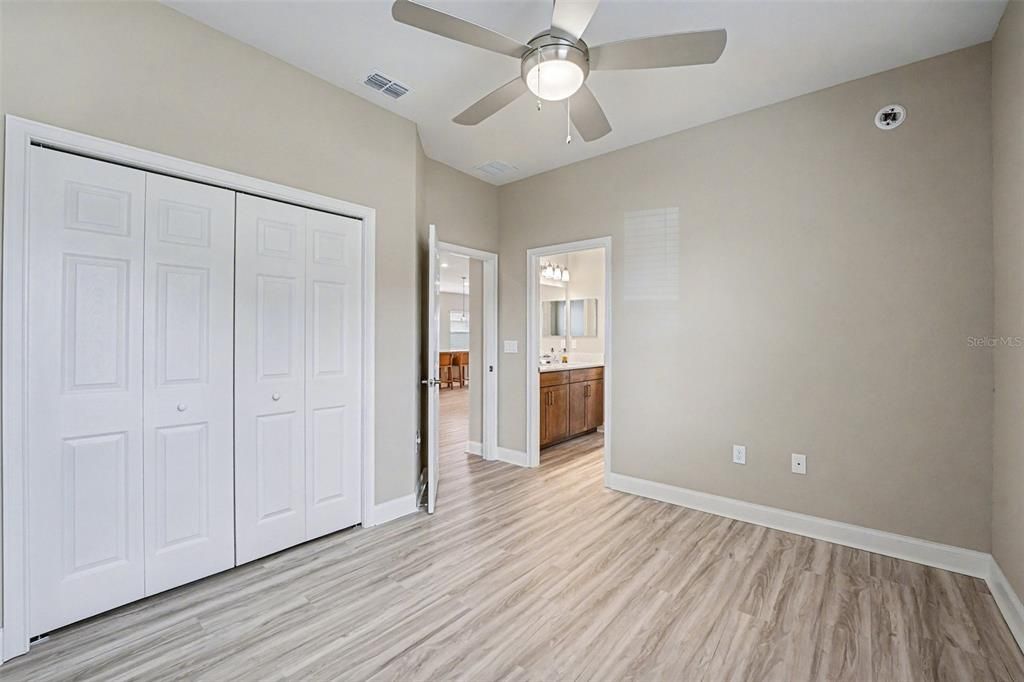 На продажу: $445,000 (3 спален, 2 ванн, 1938 Квадратных фут)