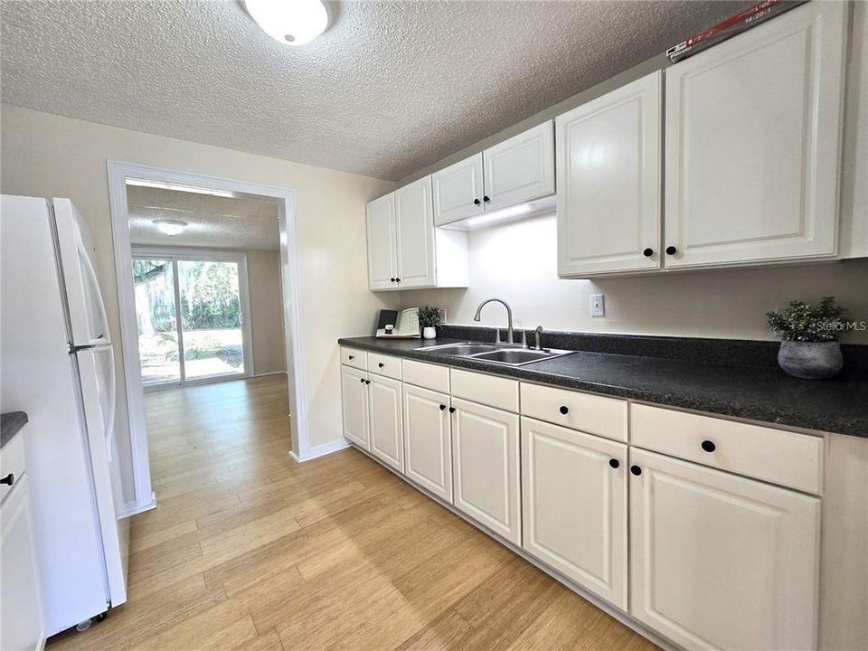 For Rent: $1,600 (2 beds, 2 baths, 1312 Square Feet)