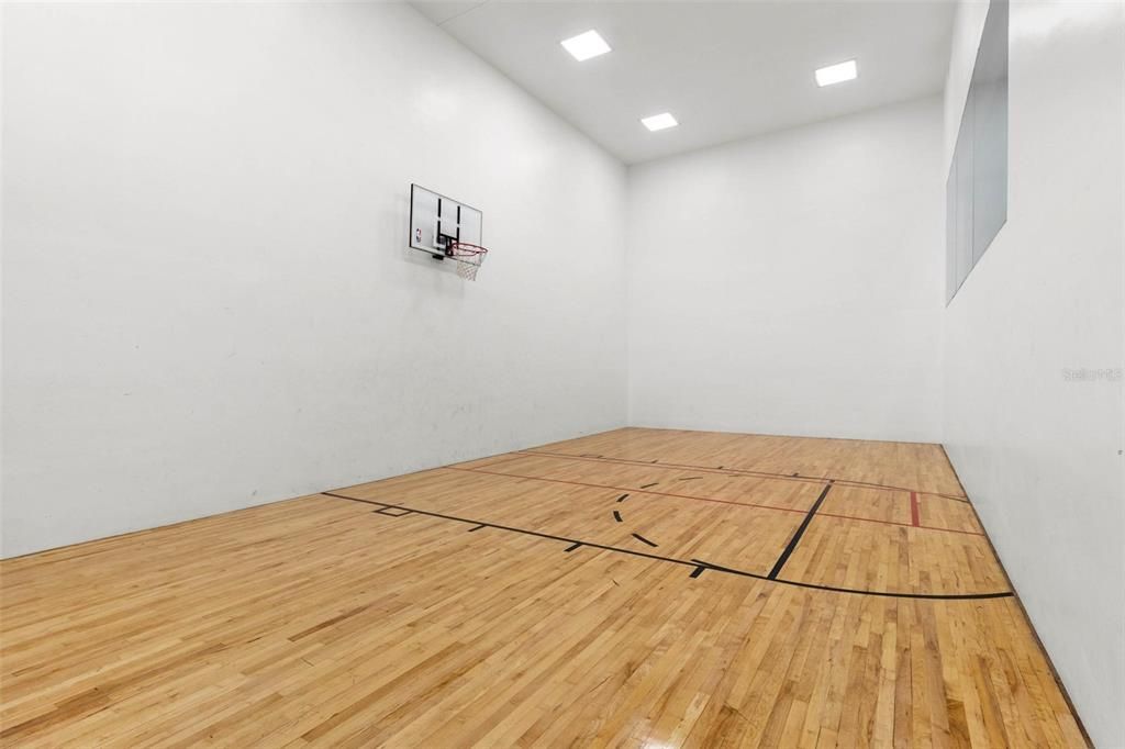 出租: $6,000 (2 贝兹, 2 浴室, 1610 平方英尺)