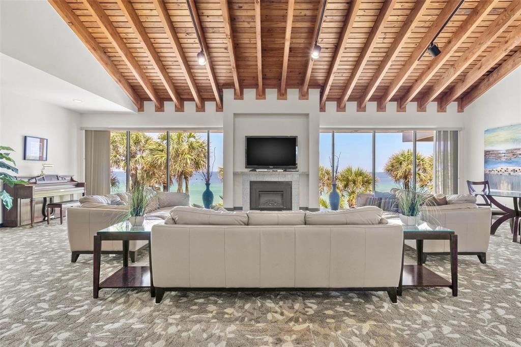 出租: $6,000 (2 贝兹, 2 浴室, 1610 平方英尺)