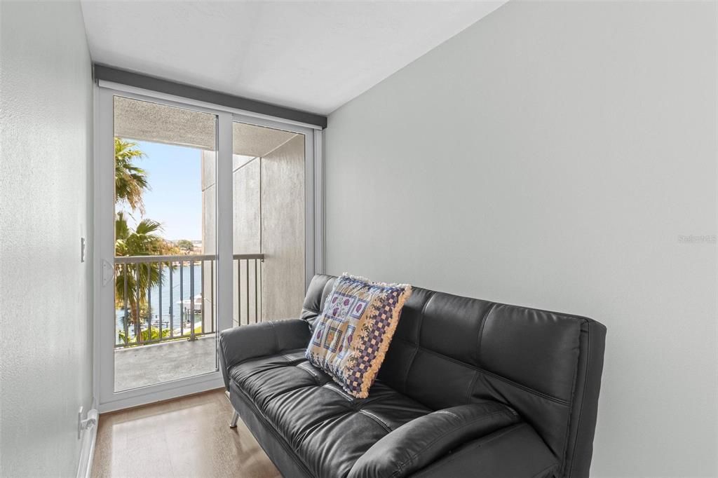 出租: $6,000 (2 贝兹, 2 浴室, 1610 平方英尺)