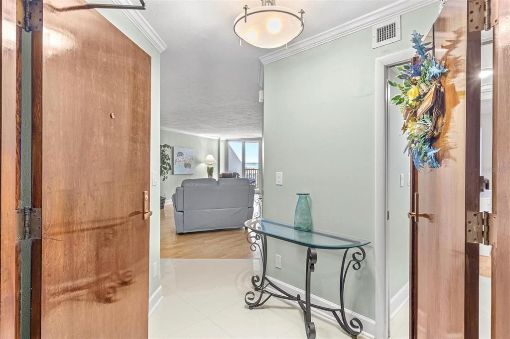 出租: $6,000 (2 贝兹, 2 浴室, 1610 平方英尺)