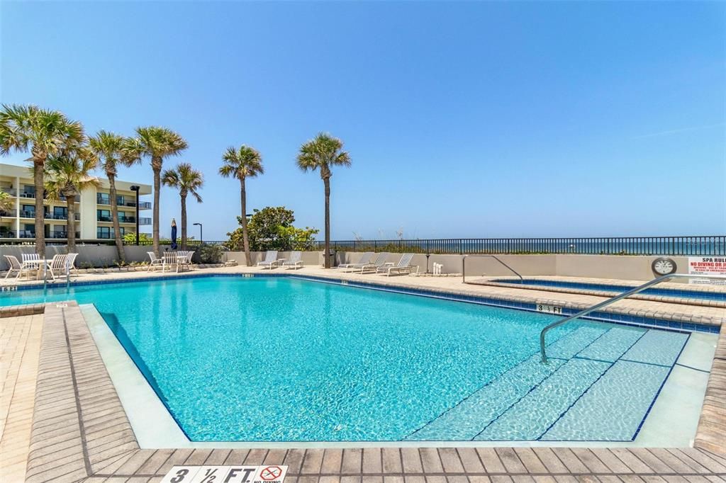 出租: $6,000 (2 贝兹, 2 浴室, 1610 平方英尺)