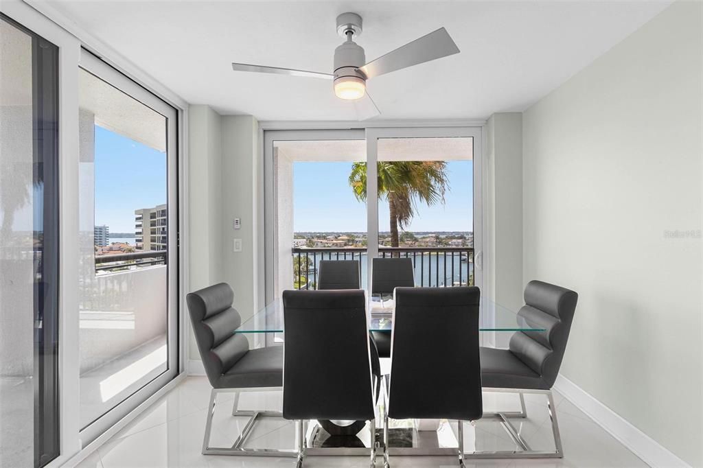 出租: $6,000 (2 贝兹, 2 浴室, 1610 平方英尺)