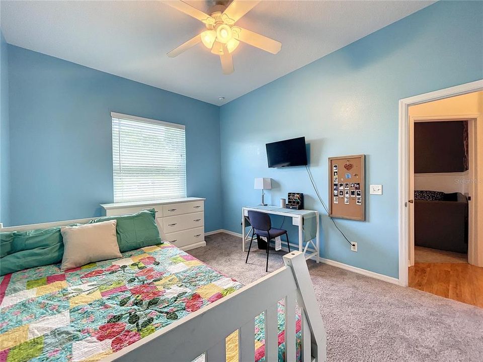 待售: $599,900 (4 贝兹, 2 浴室, 2125 平方英尺)