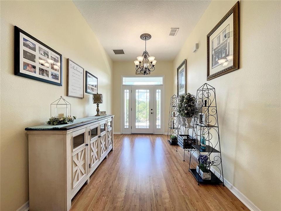 待售: $599,900 (4 贝兹, 2 浴室, 2125 平方英尺)